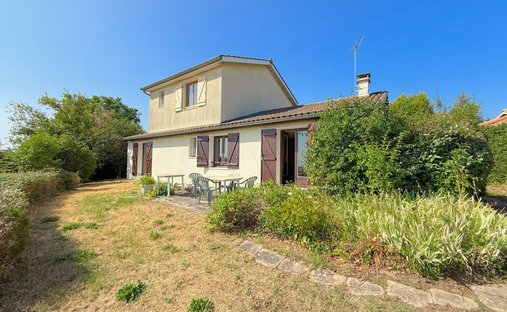House in Chaponost, Auvergne-Rhône-Alpes, France 1
