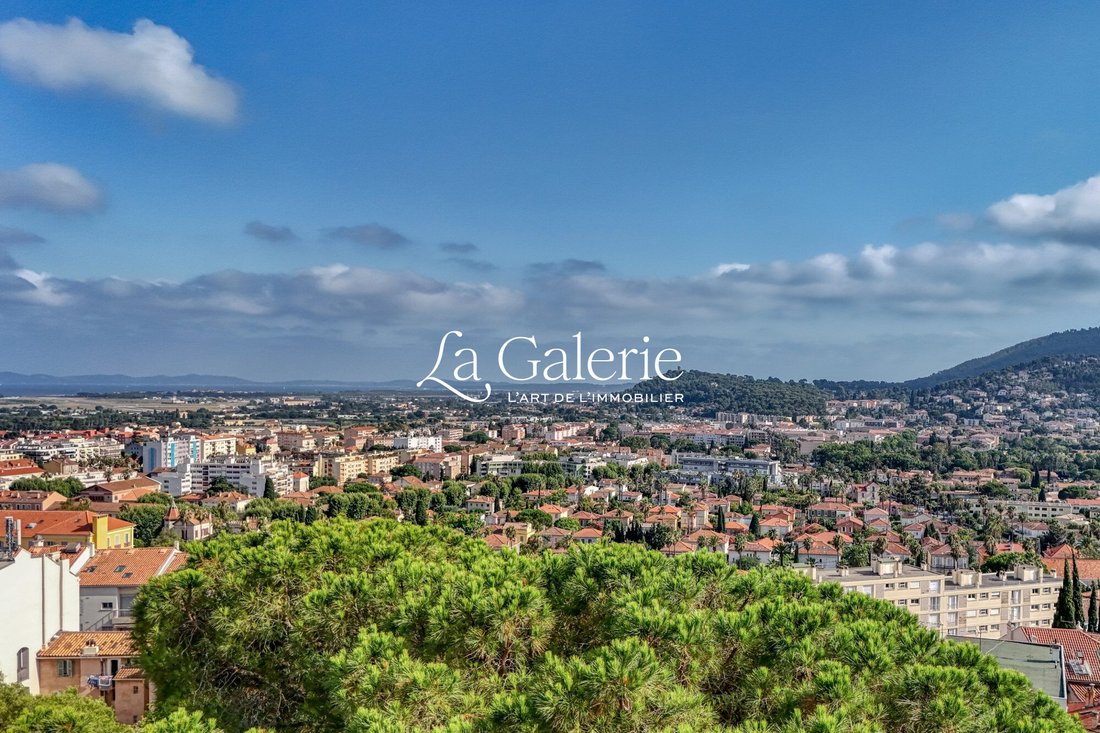Villa in Hyeres, Provence-Alpes-Côte d'Azur, France 2 - 18496252