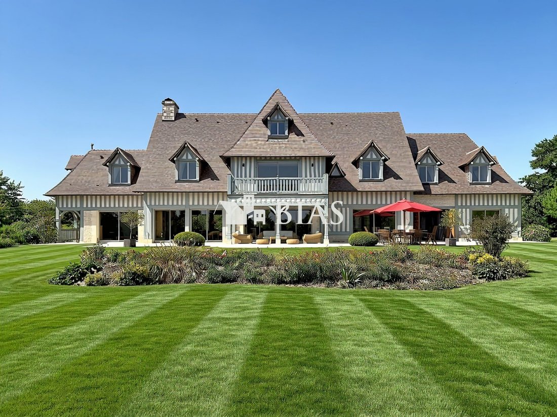 Estate in Le Favril, Normandy, France 1 - 18496264
