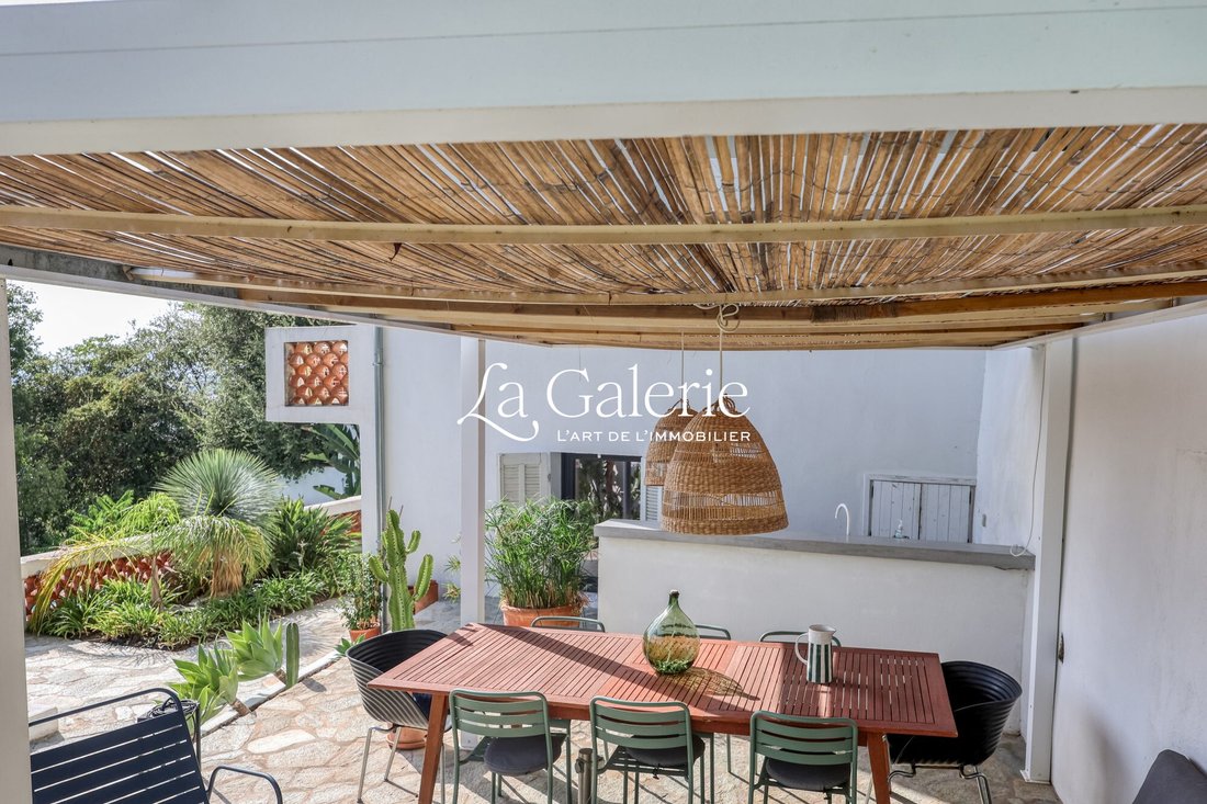 Villa in Hyeres, Provence-Alpes-Côte d'Azur, France 4 - 18496252