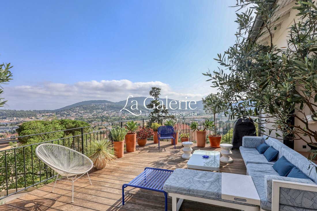 Villa in Hyeres, Provence-Alpes-Côte d'Azur, France 1 - 18496252