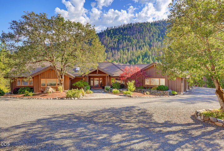 House in Applegate, Oregon, United States 2 - 18496373