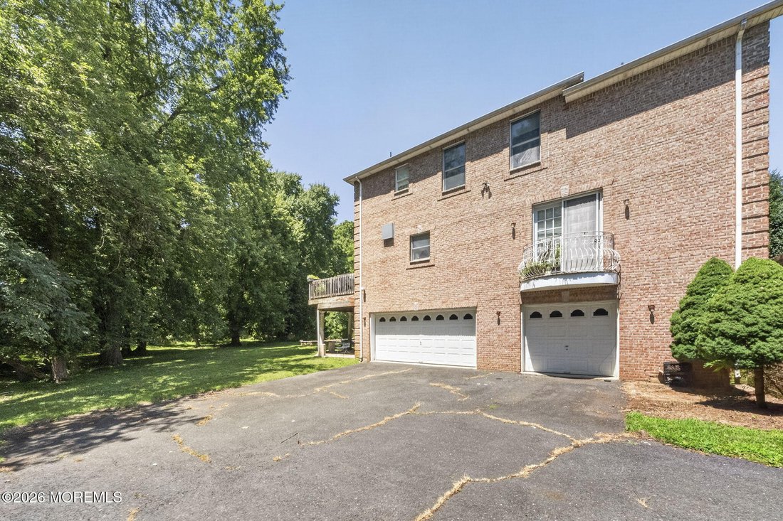 House in Freehold Township, New Jersey, United States 3 - 18496502