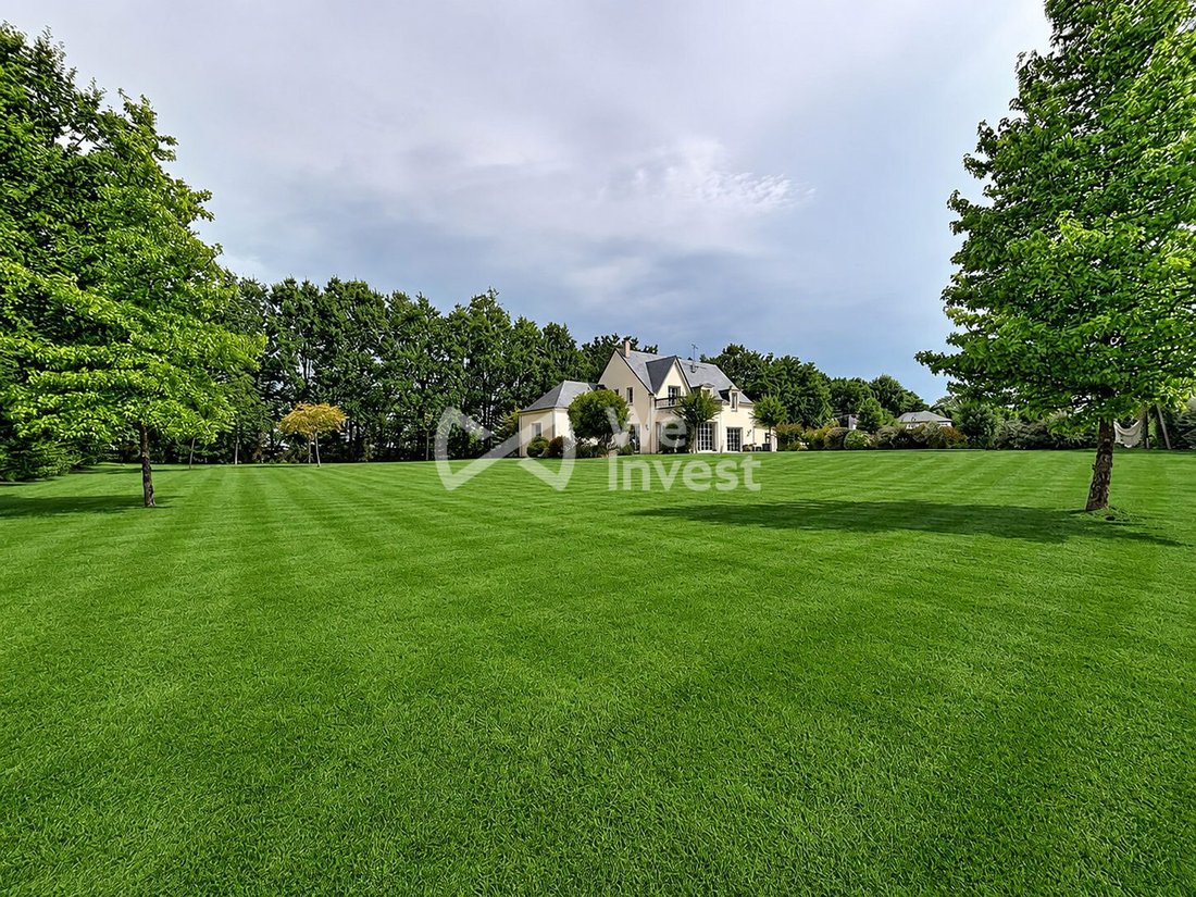 Villa in Pillerie-Bootz, Laval, Pays de la Loire 1 - 18496260