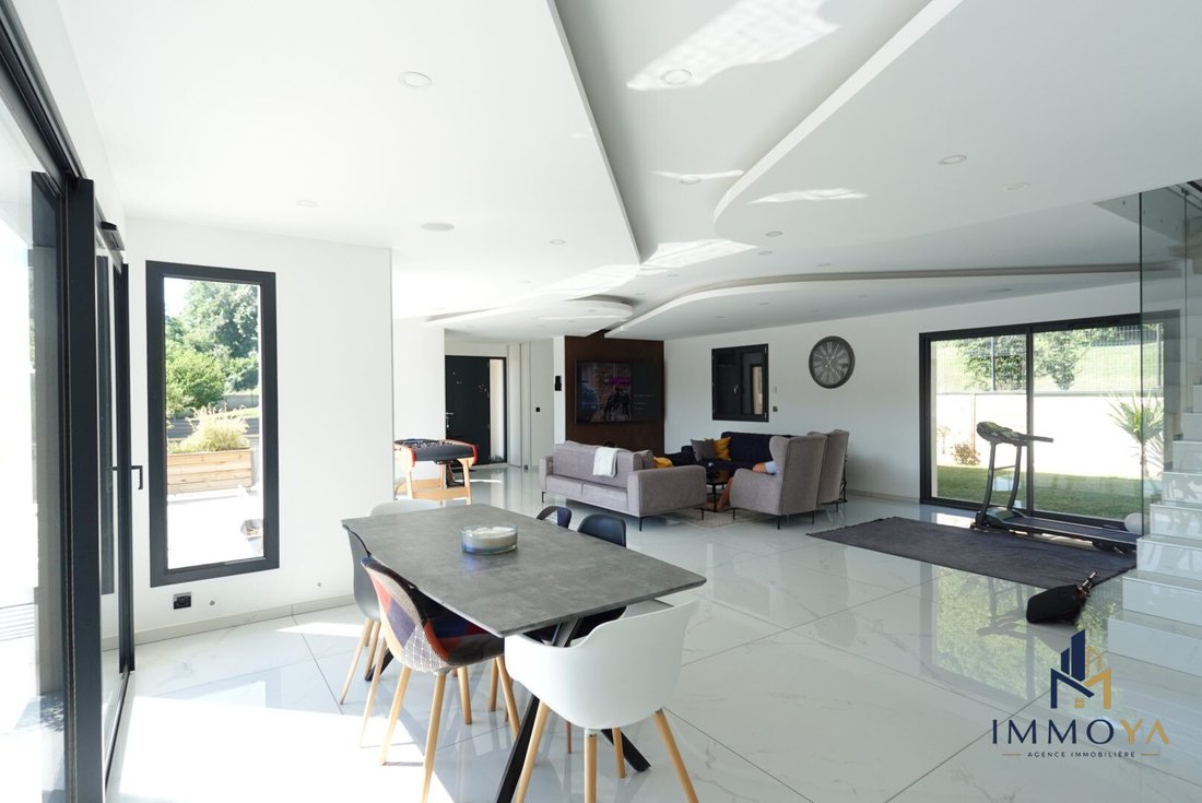 Villa in Viriville, Auvergne-Rhône-Alpes, France 5 - 18496103