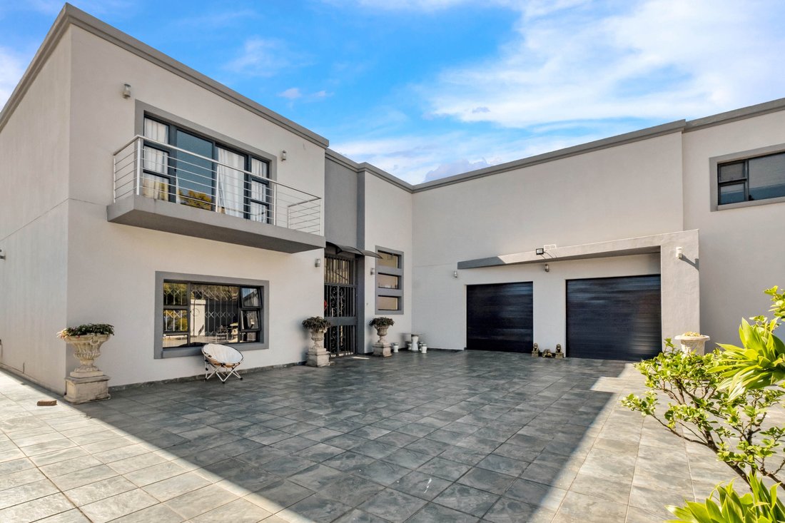 House in Sandton, Gauteng, South Africa 2 - 18496005