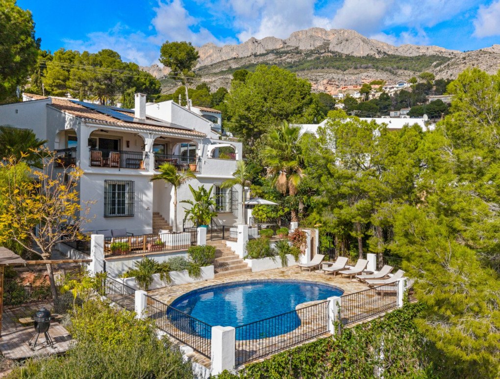 Villa in Altea, Valencian Community, Spain 1 - 18496663