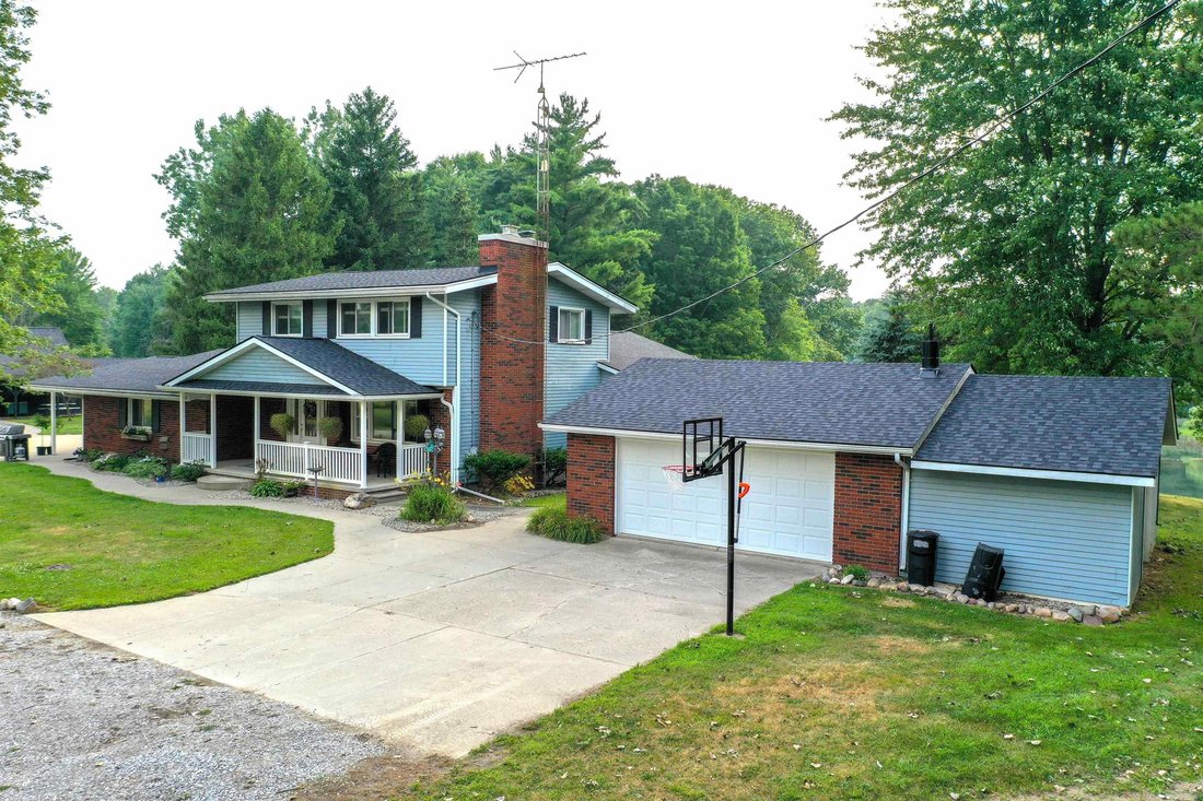 House in Yale, Michigan, United States 4 - 18496559