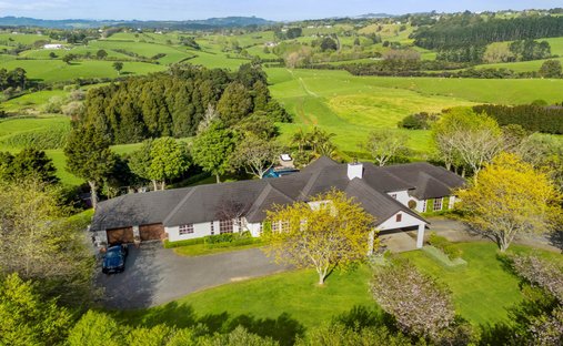 House in Pukekohe Hill, New Zealand 1