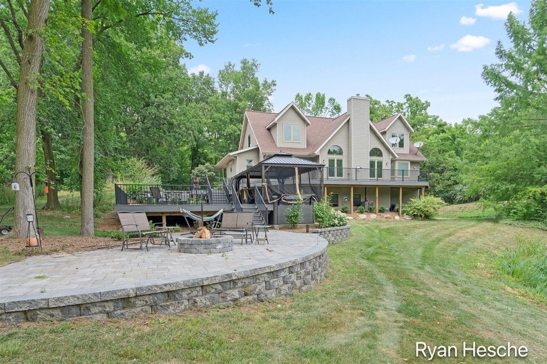House in Saranac, Michigan, United States 4 - 18496572