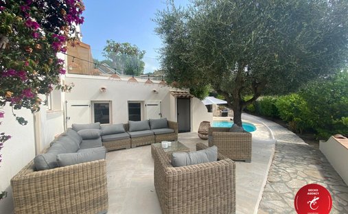 Villa in Ville-Les Saquedes-Le Bouillonnet, Sainte-Maxime, France 1