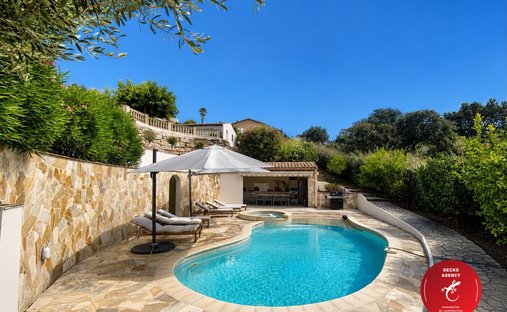 Villa in Ville-Les Saquedes-Le Bouillonnet, Sainte-Maxime, France 1