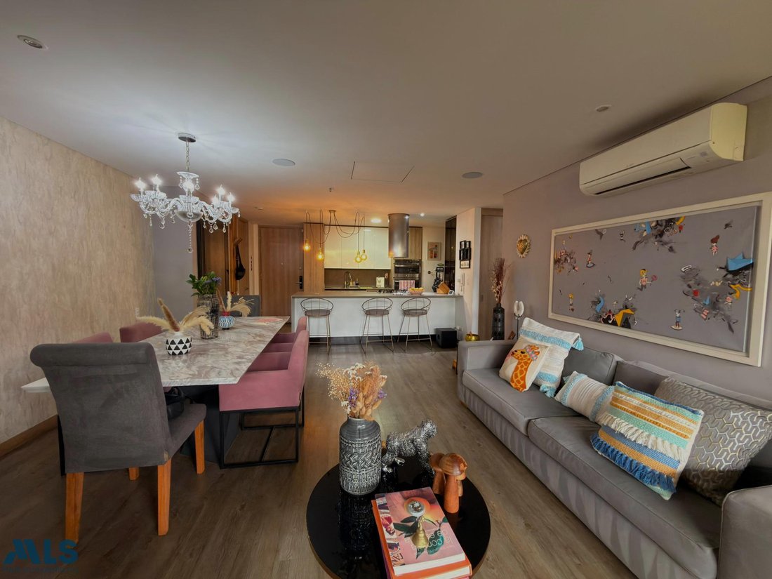 Apartment in Medellín, Antioquia, Colombia 3 - 18497638