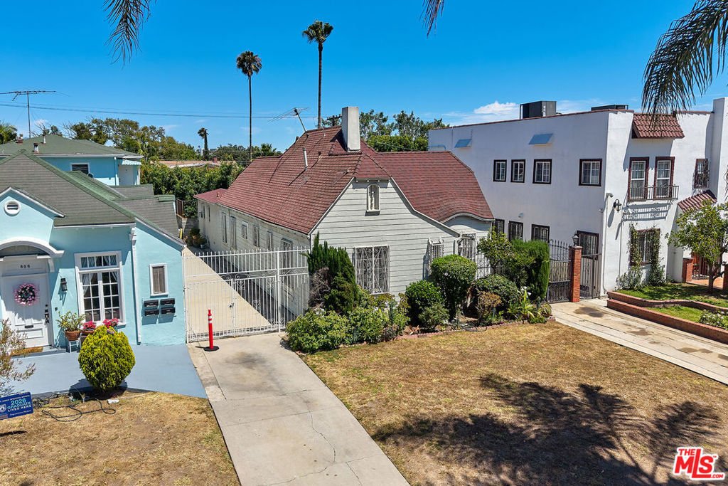 Los Angeles, California, United States 2 - 18497341