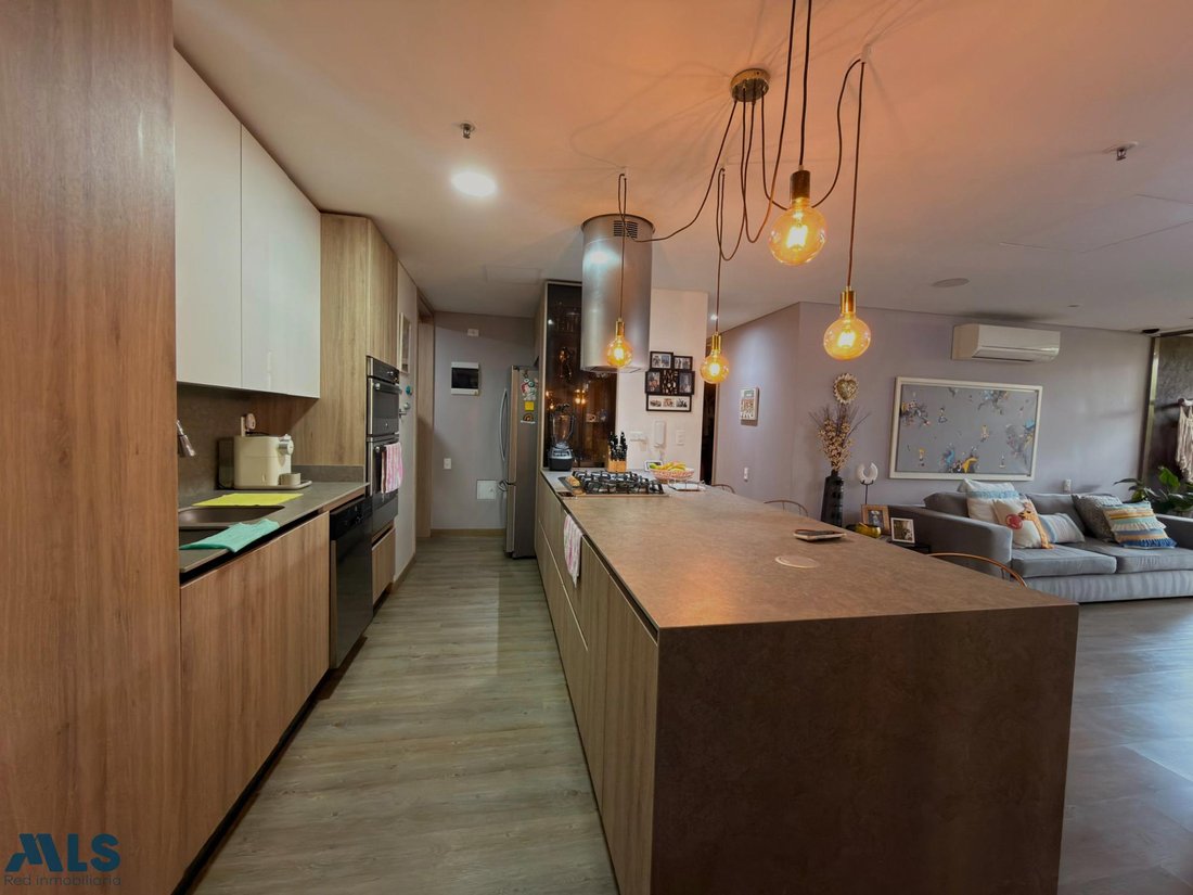 Apartment in Medellín, Antioquia, Colombia 2 - 18497638