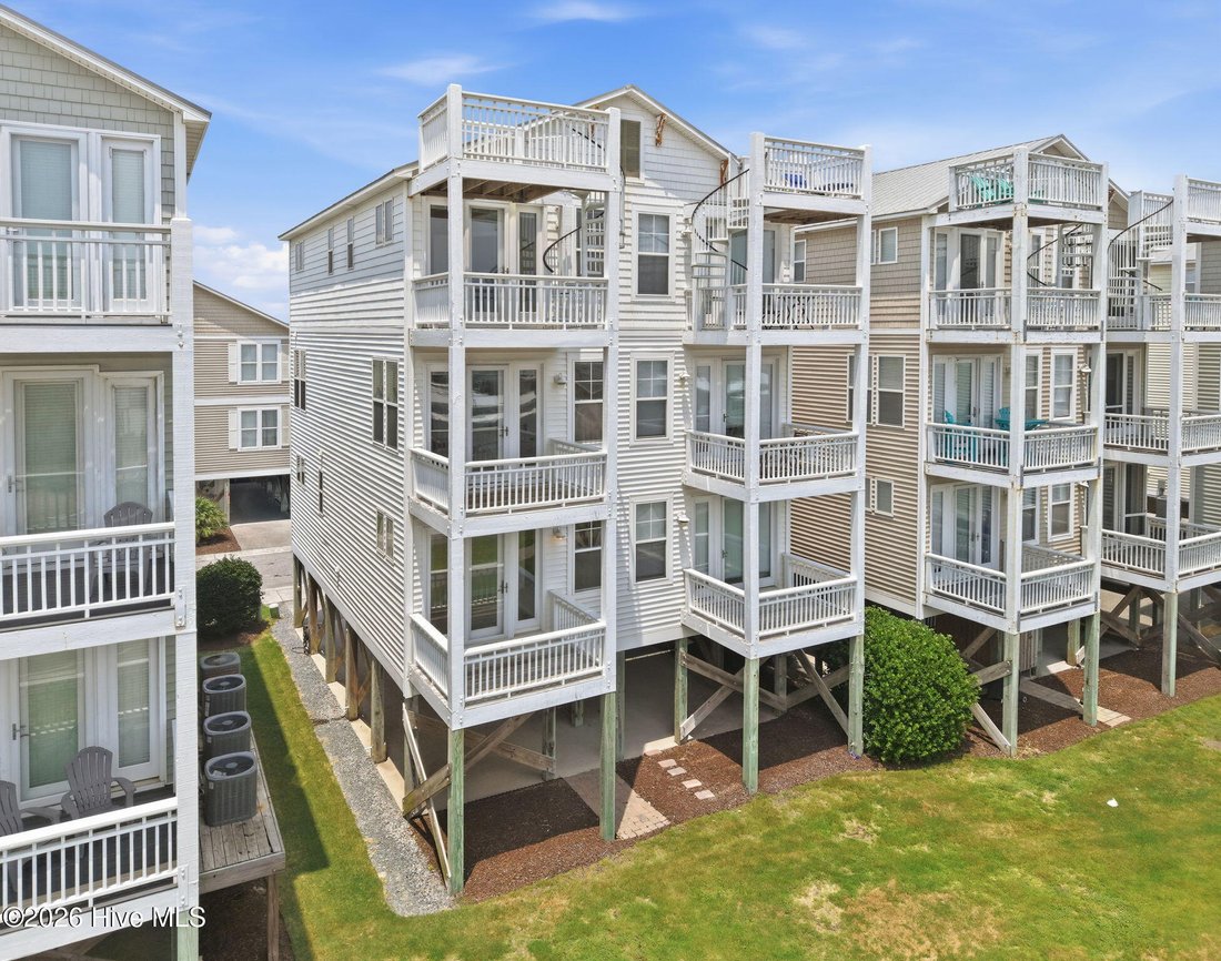 Townhouse in Topsail Beach, North Carolina, United States 2 - 18496597