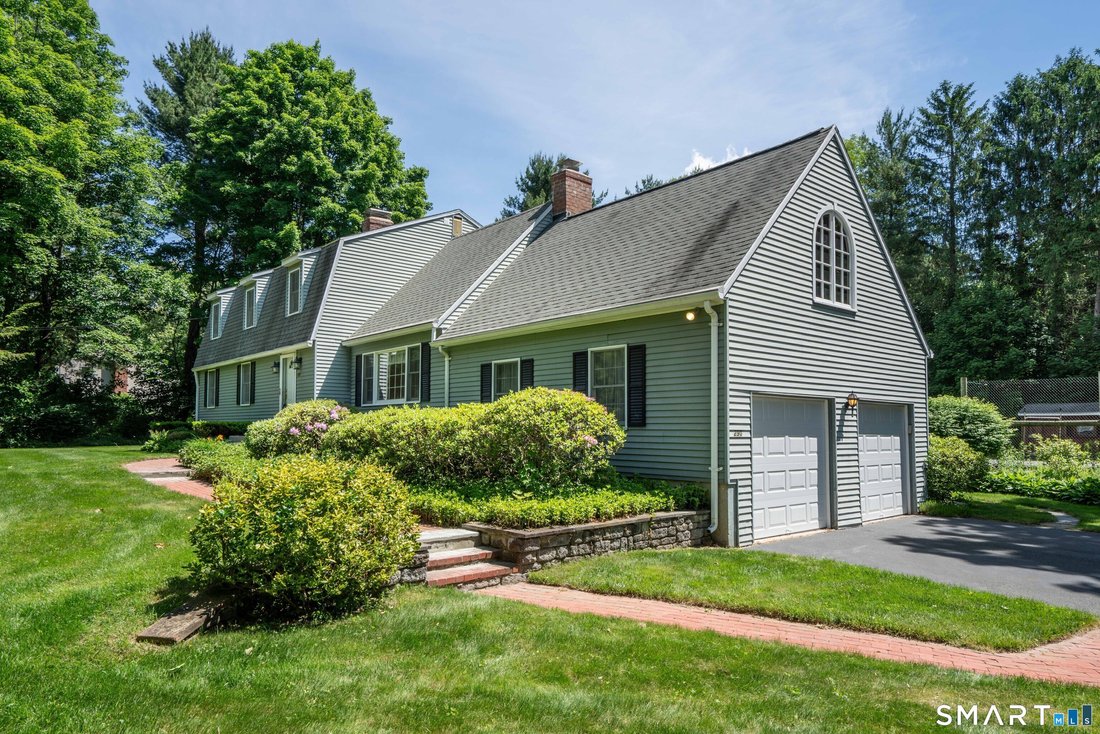 House in Simsbury, Connecticut, United States 2 - 18497405
