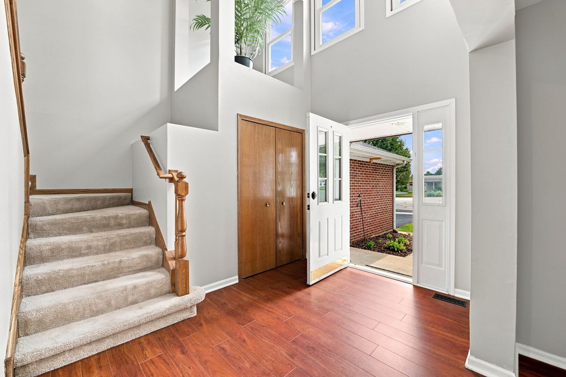 House in Bolingbrook, Illinois, United States 4 - 18496894