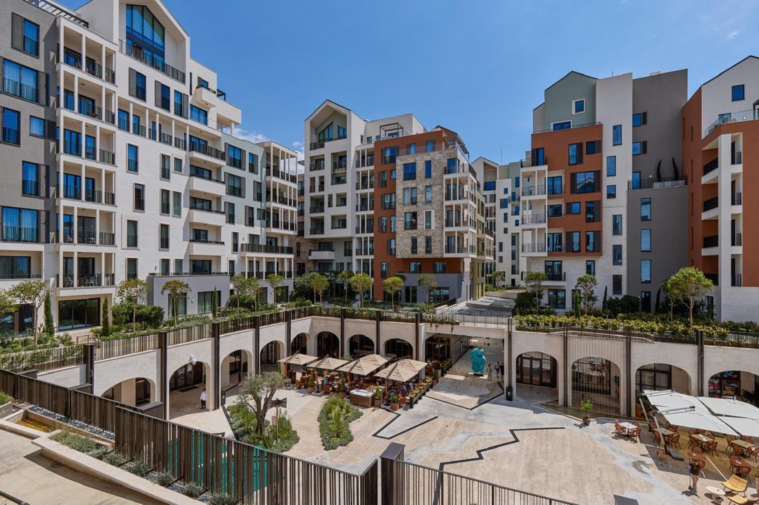 Apartment in Tivat, Tivat Municipality, Montenegro 4 - 18497453