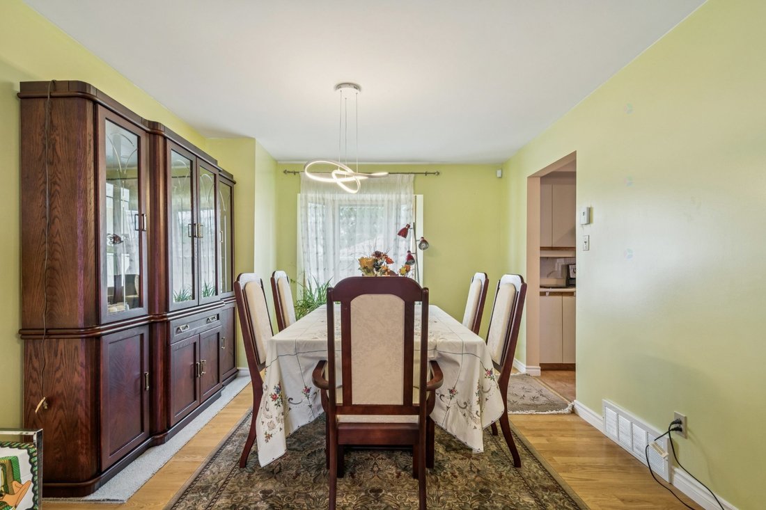House in Brossard, Quebec, Canada 5 - 18497133