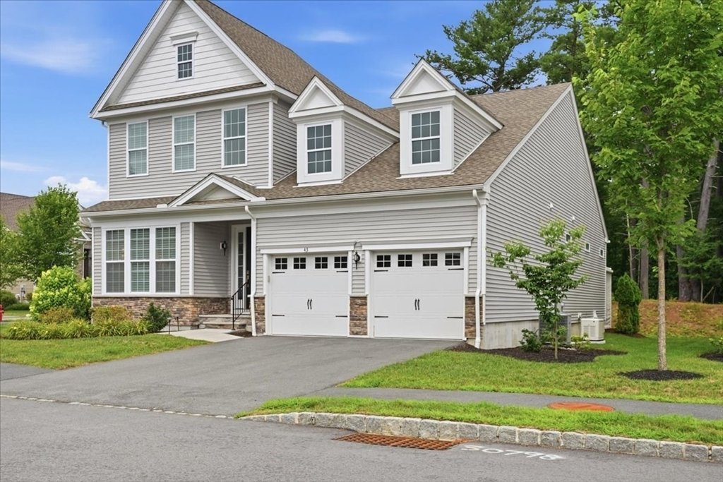 Condo in Millis, Massachusetts, United States 1 - 18497662
