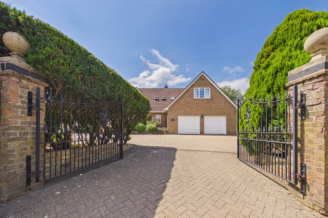 House in Suffolk, England 2 - 18496936