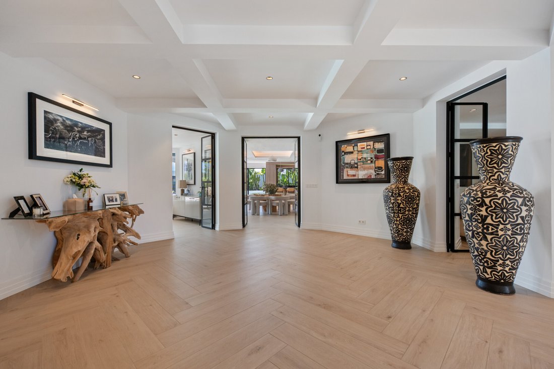Villa in Marbella, Andalusia, Spain 5 - 18497686
