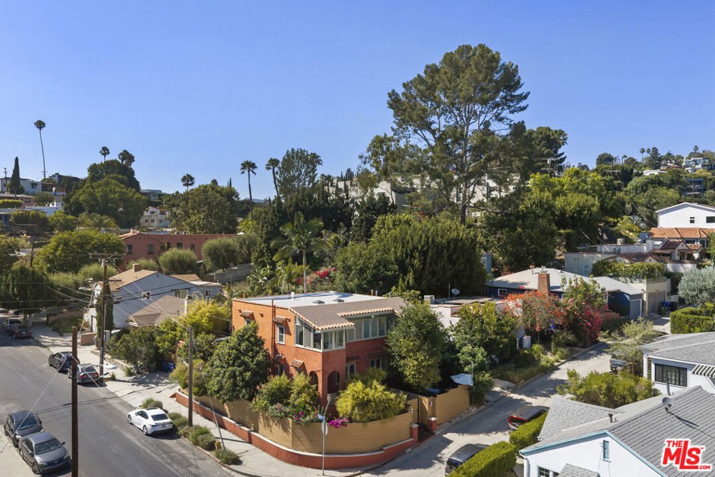 Los Angeles, California, United States 4 - 18497336
