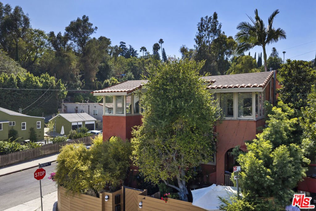 Los Angeles, California, United States 2 - 18497336