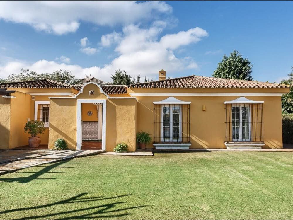 Villa in Sotogrande, San Roque, Andalusia 1 - 18497665