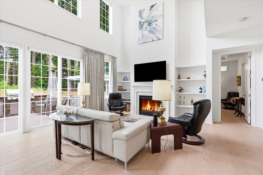 Condo in Millis, Massachusetts, United States 2 - 18497662