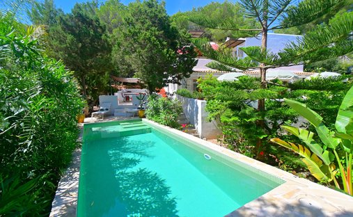 Chalet in Sant Carles de Peralta, Santa Eularia des Riu, Balearic Islands 1