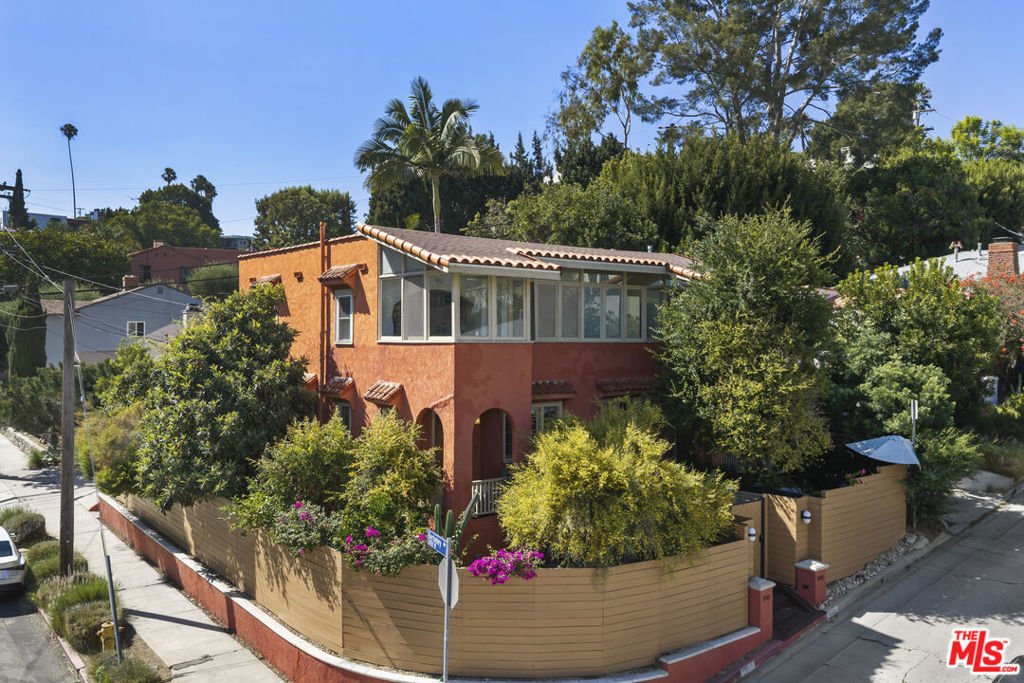 Los Angeles, California, United States 1 - 18497336