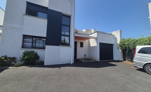 House in Le Fief-La Garenne, Royan, France 1
