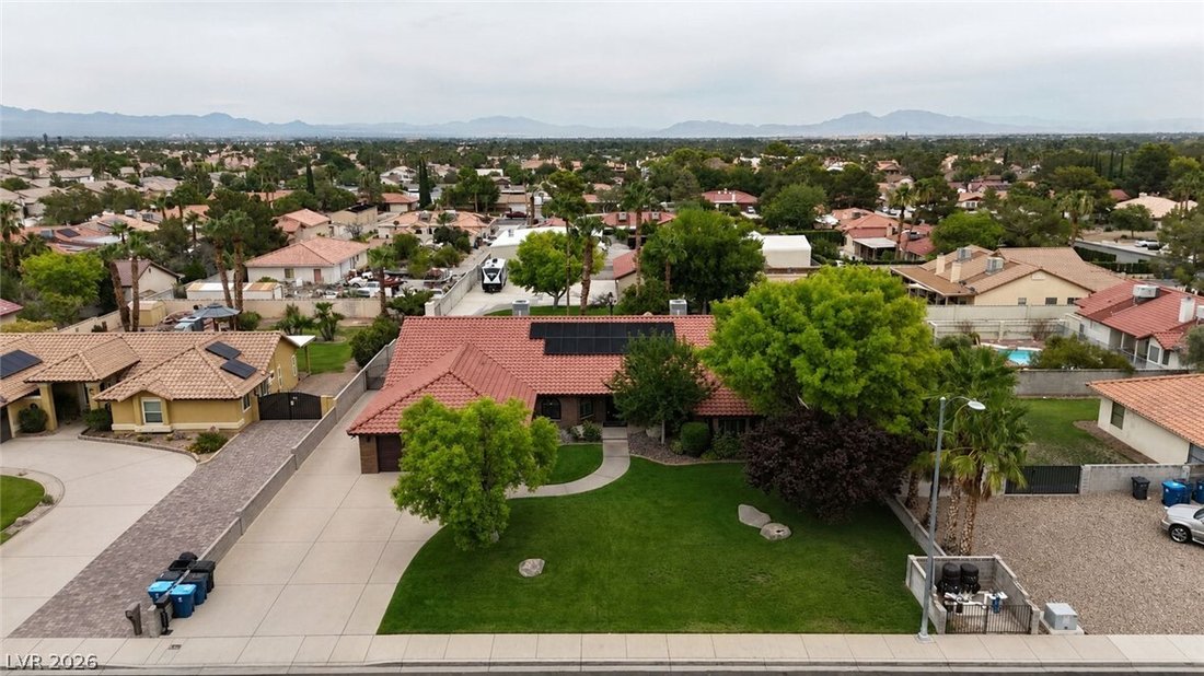 House in Las Vegas, Nevada, United States 3 - 18496802