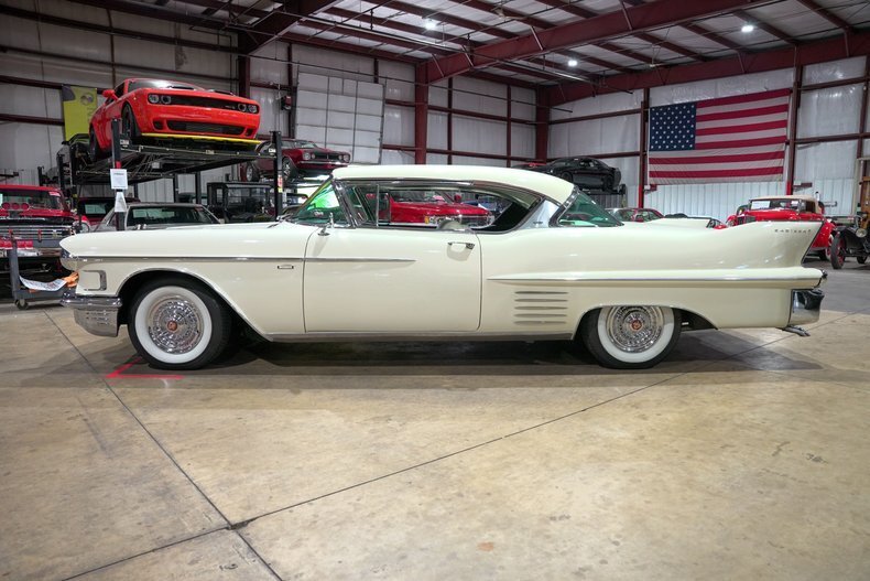 Coupe in Grand Rapids, United States 4 - 18497645