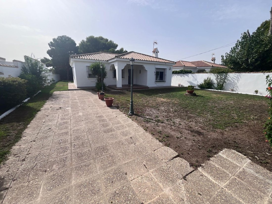 Villa in Chiclana de la Frontera, Andalusia, Spain 4 - 18496890