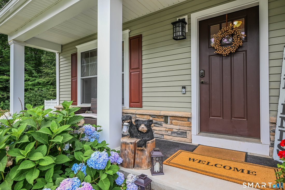House in Southington, Connecticut, United States 4 - 18486534