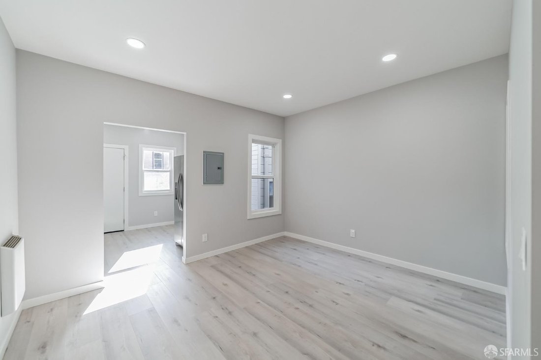 San Francisco, California, United States 3 - 18497214