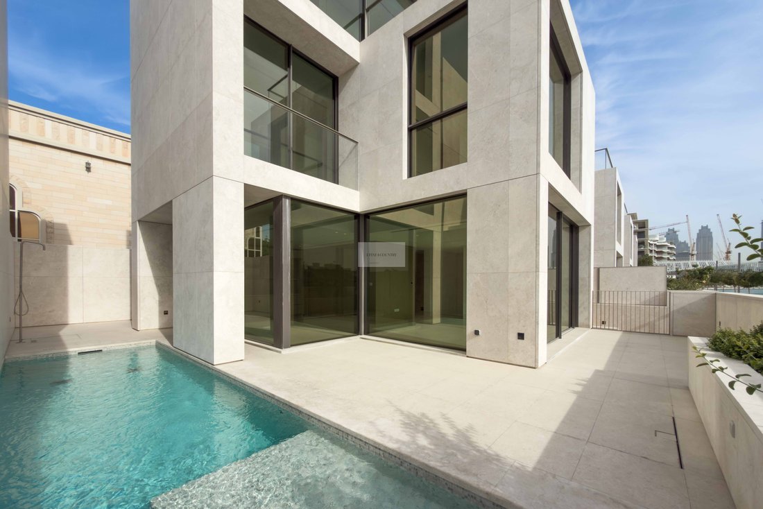 Villa in Jumeirah, Dubai, United Arab Emirates 1 - 18497006