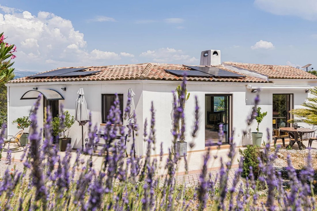 House in Tourrettes-sur-Loup, Provence-Alpes-Côte d'Azur, France 3 - 18496823