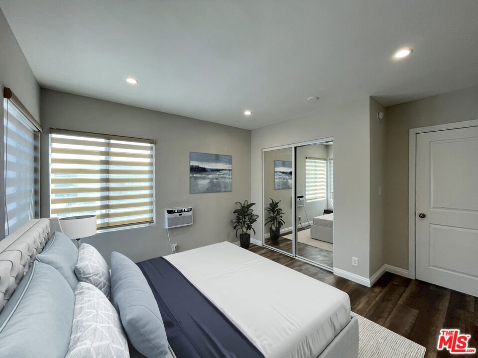 Los Angeles, California, United States 4 - 18497327