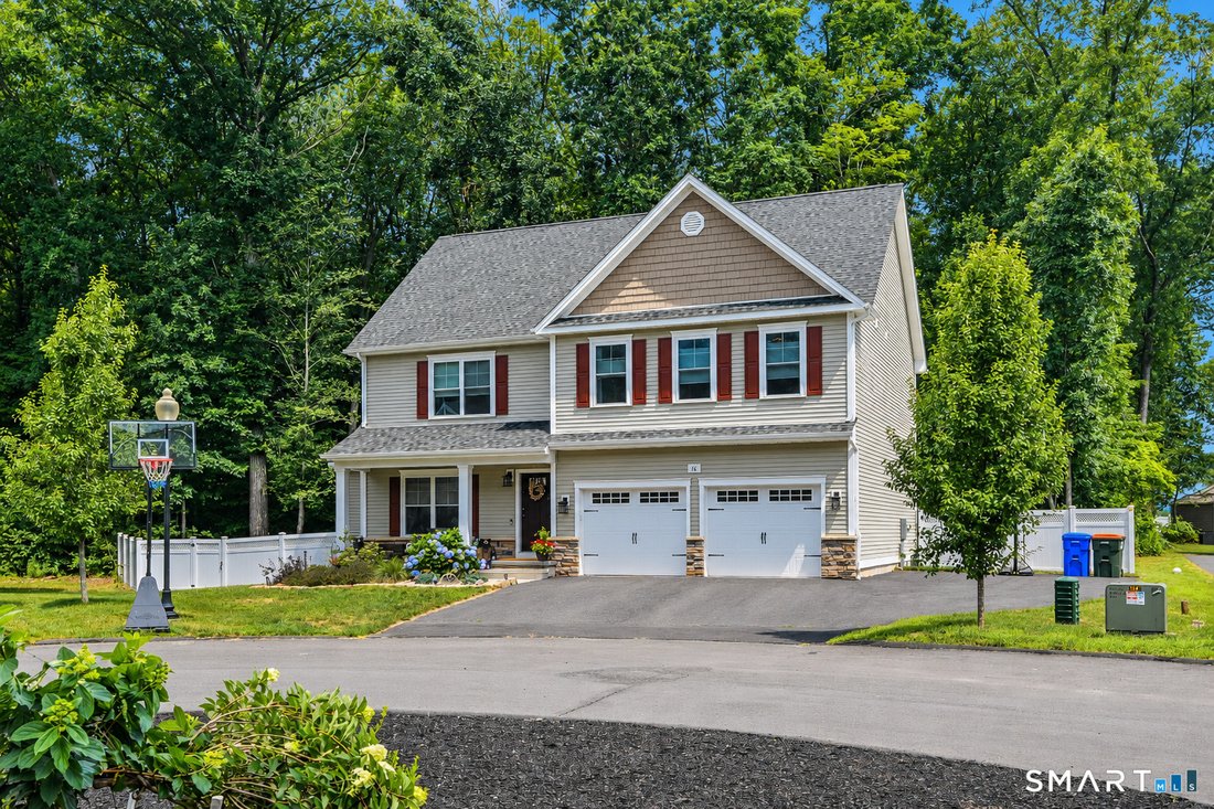 House in Southington, Connecticut, United States 3 - 18486534
