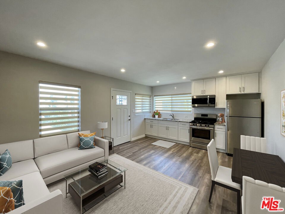 Los Angeles, California, United States 5 - 18497327