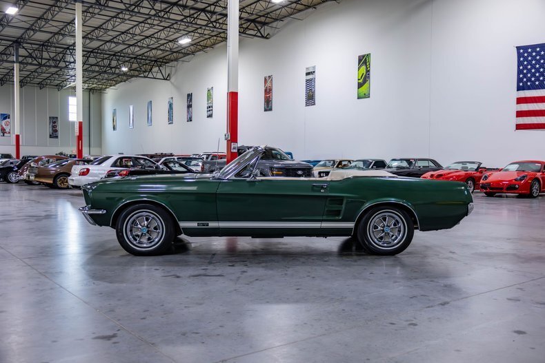 Cabriolet in Plainfield, United States 3 - 18497604