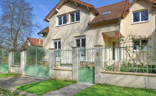 House in Les Arcades, Viroflay, France 1