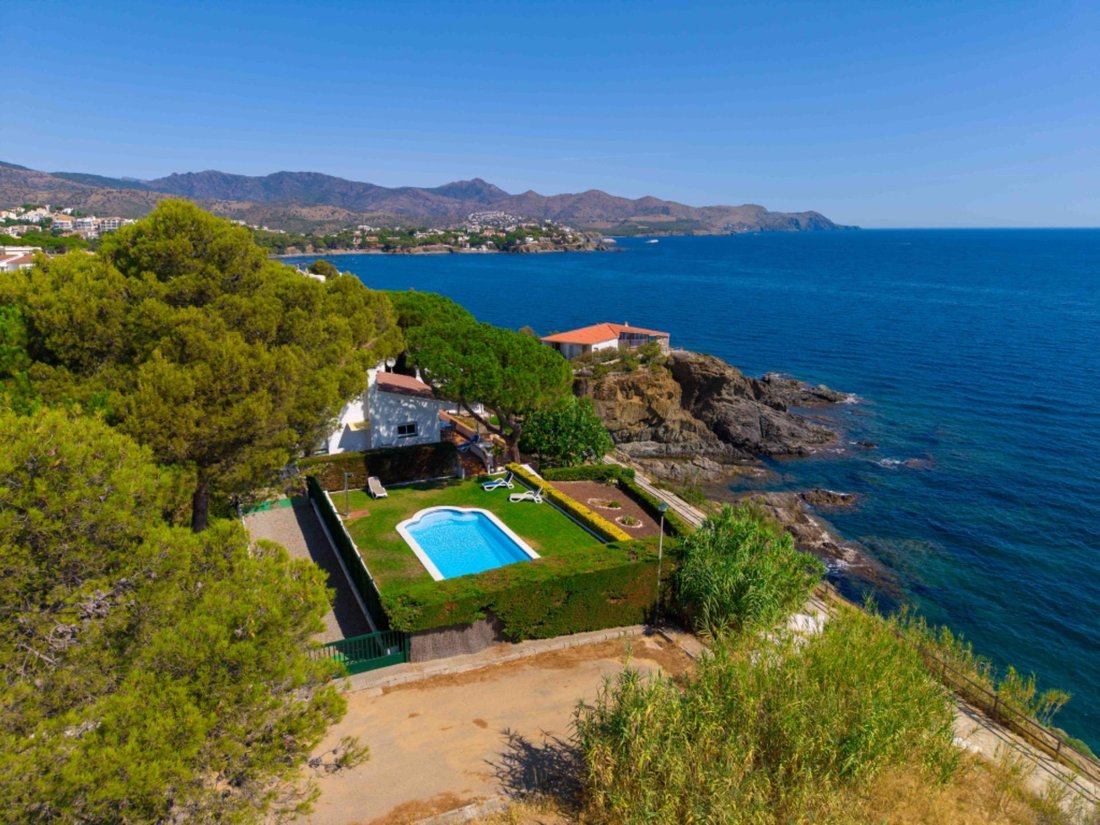 Llanca, Catalonia, Spain 5 - 18496984