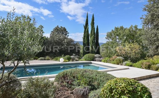 Estate in Goult, Provence-Alpes-Côte d'Azur, France 1