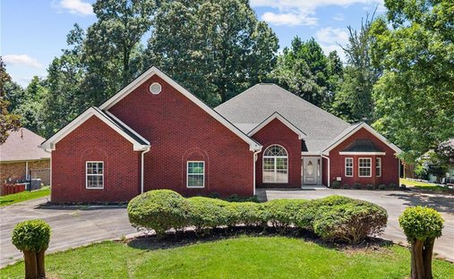 House in Gainesville, Georgia, United States 1