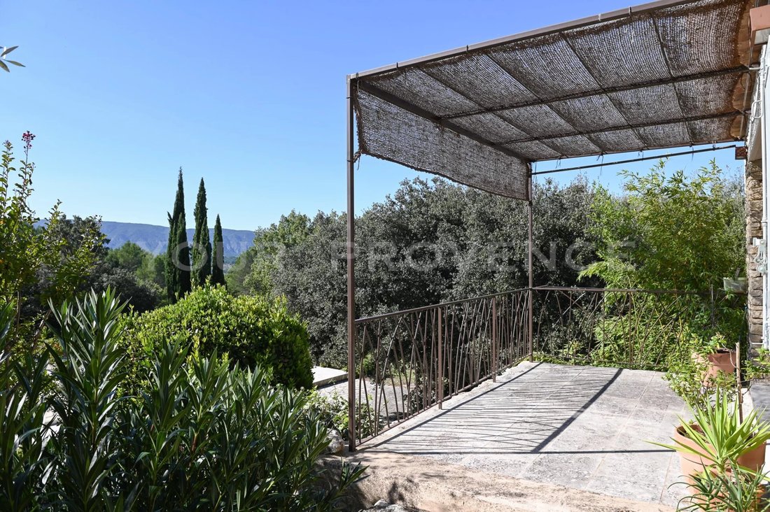 Estate in Goult, Provence-Alpes-Côte d'Azur, France 4 - 18496855